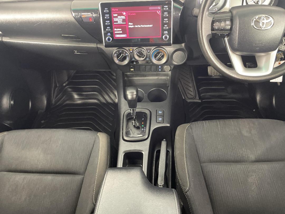 Photo '18' of Toyota Hilux