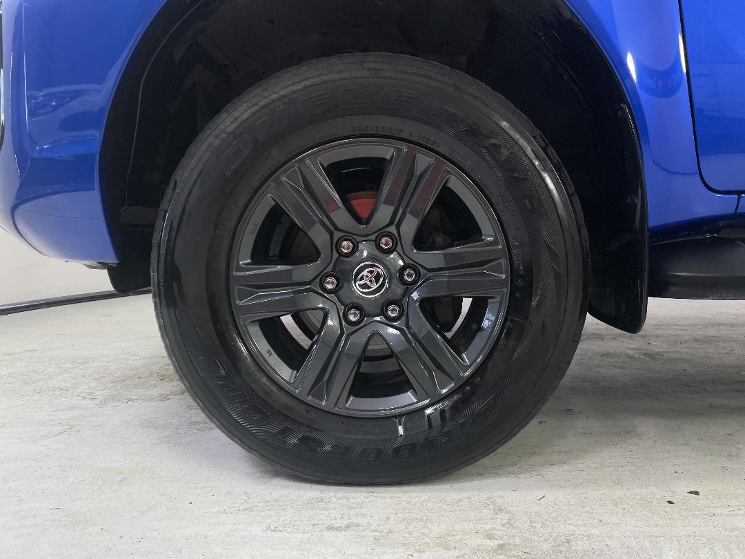 Photo '10' of Toyota Hilux