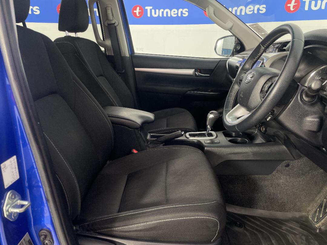 Photo '16' of Toyota Hilux