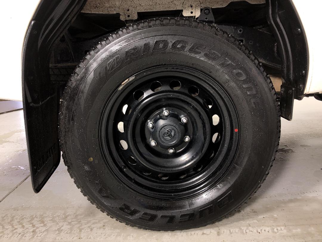 Photo '12' of Toyota Hilux