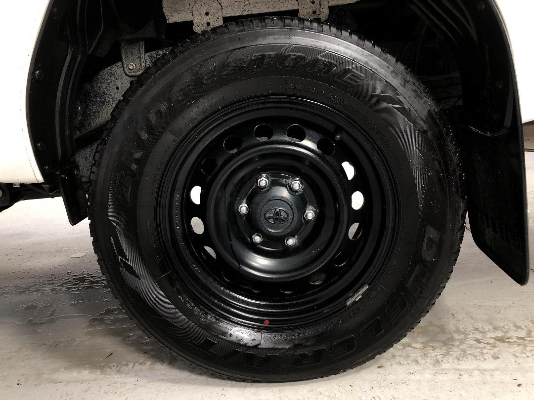 Photo '11' of Toyota Hilux