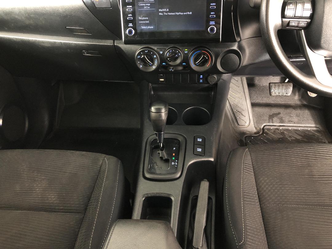 Photo '18' of Toyota Hilux