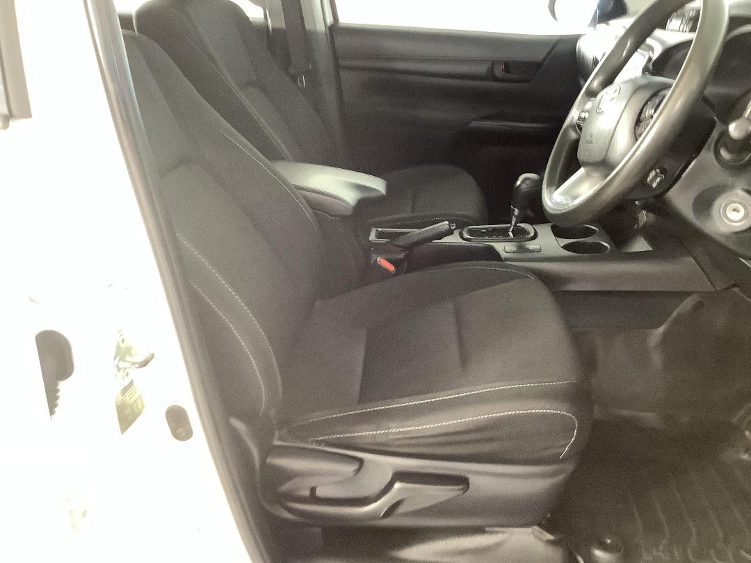 Photo '16' of Toyota Hilux