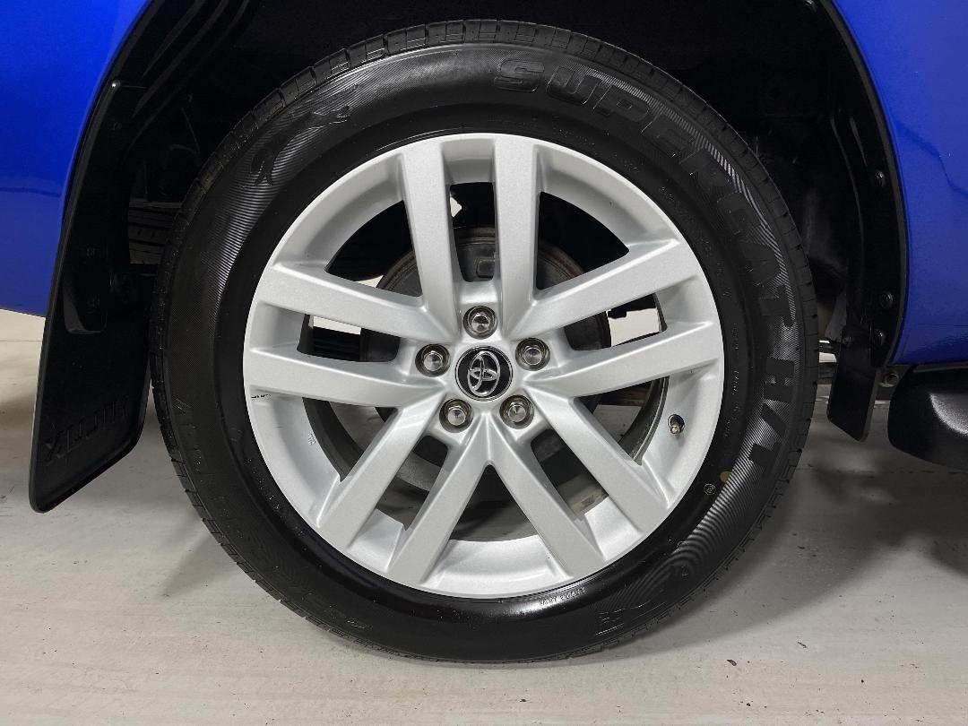 Photo '12' of Toyota Hilux