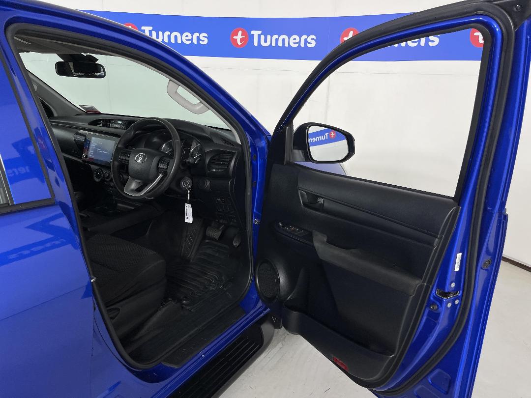 Photo '15' of Toyota Hilux