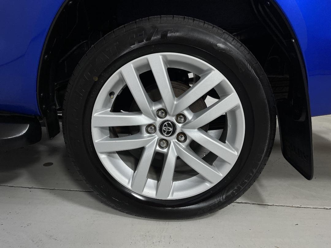 Photo '11' of Toyota Hilux