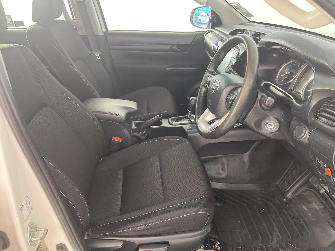 Photo '16' of Toyota Hilux