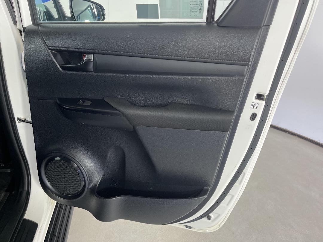 Photo '19' of Toyota Hilux