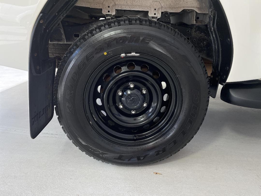 Photo '12' of Toyota Hilux