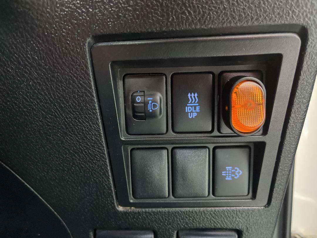 Photo '24' of Toyota Hilux