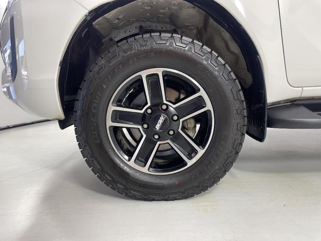 Photo '10' of Toyota Hilux