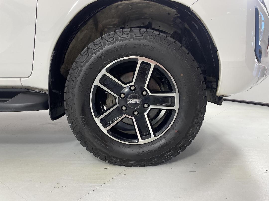 Photo '9' of Toyota Hilux