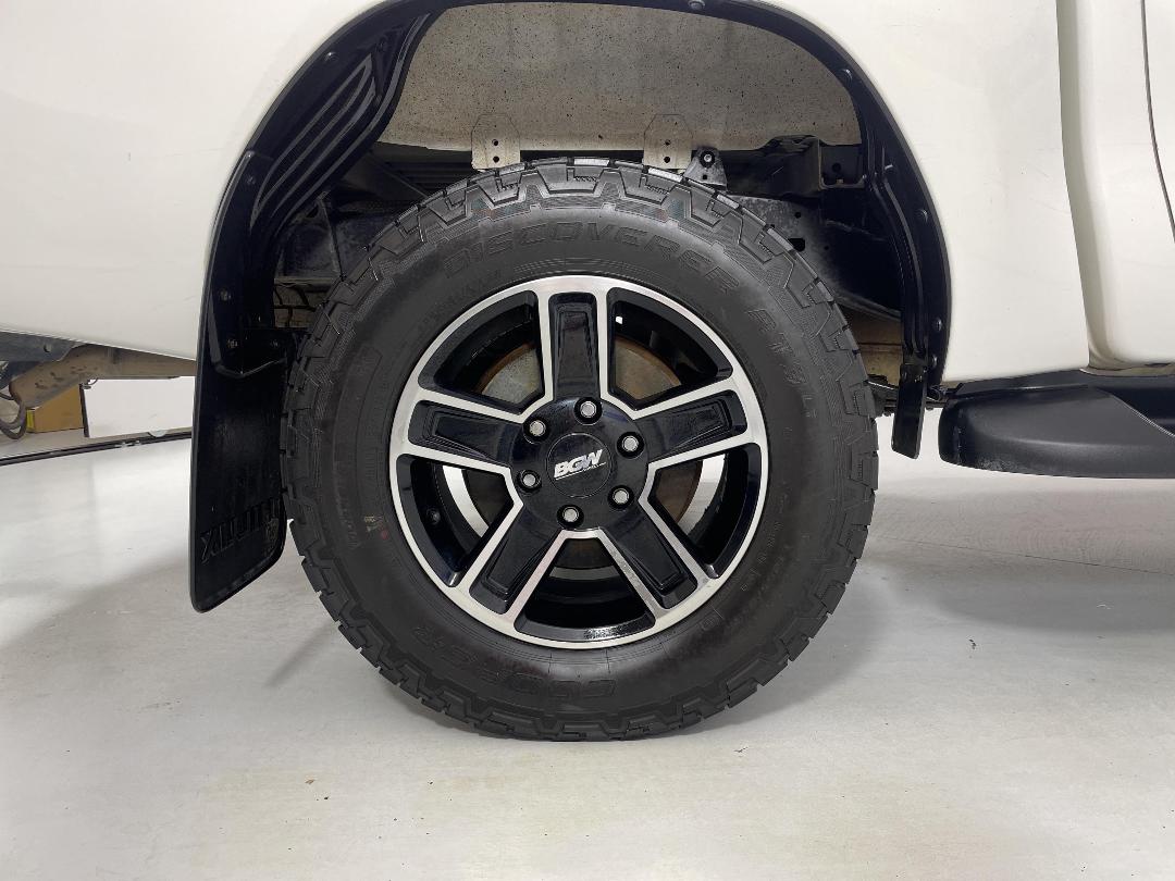 Photo '12' of Toyota Hilux