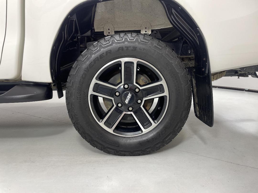 Photo '11' of Toyota Hilux