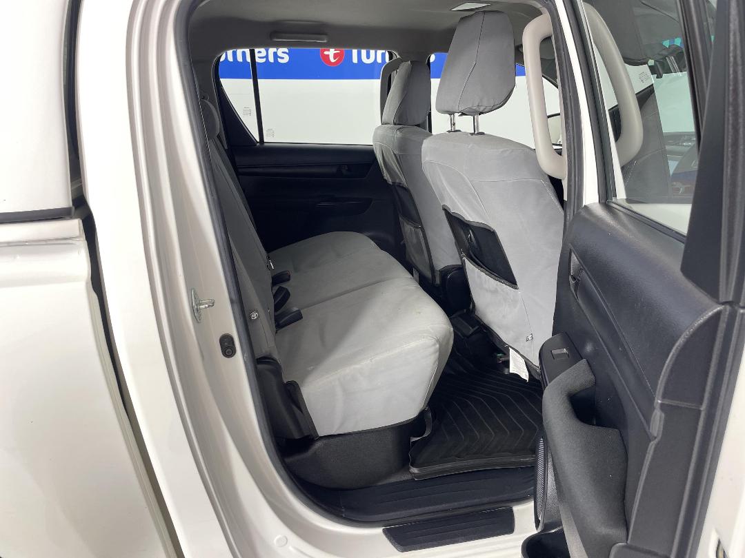 Photo '20' of Toyota Hilux