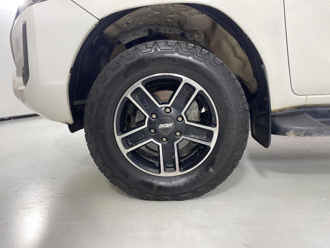 Photo '10' of Toyota Hilux