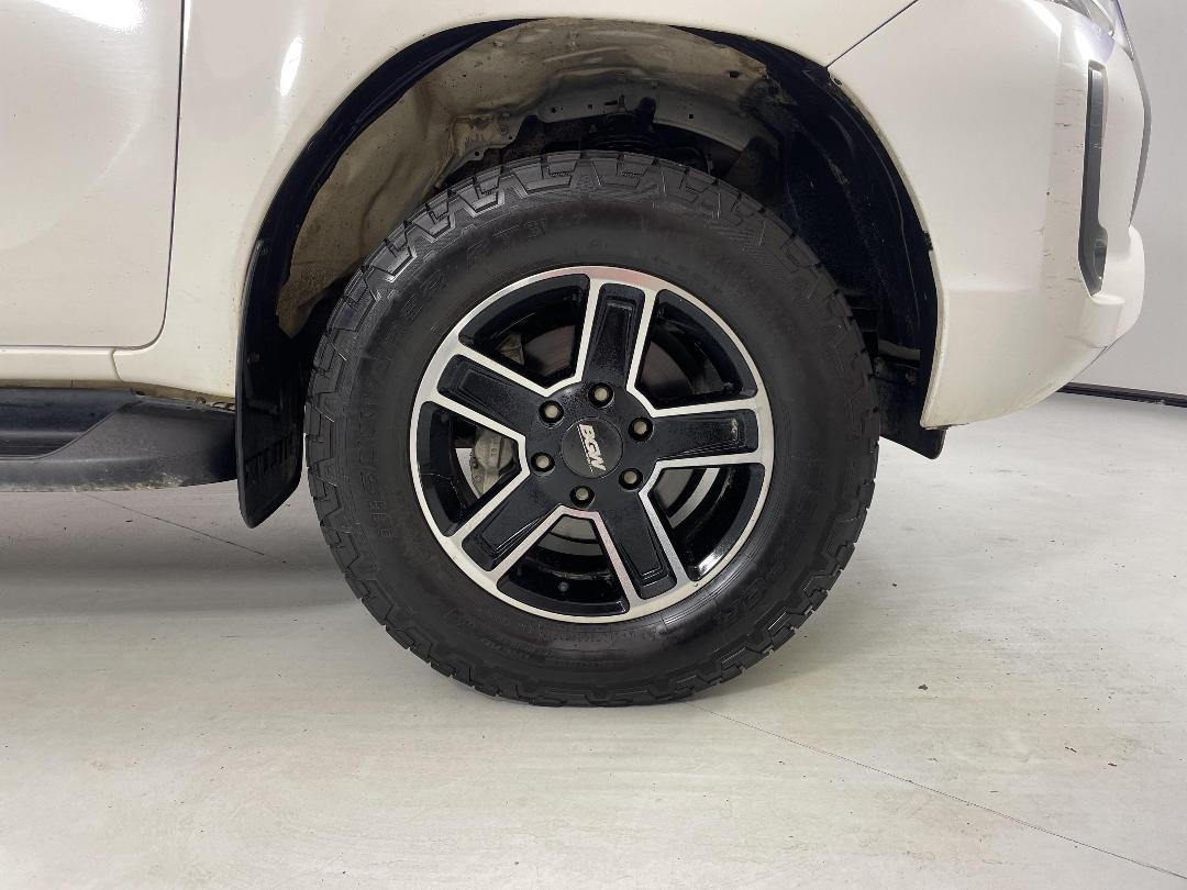 Photo '9' of Toyota Hilux