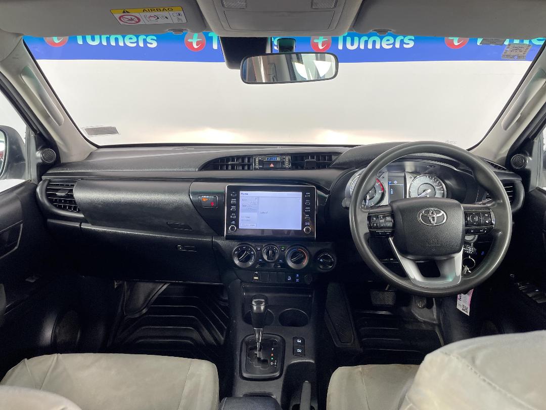 Photo '17' of Toyota Hilux