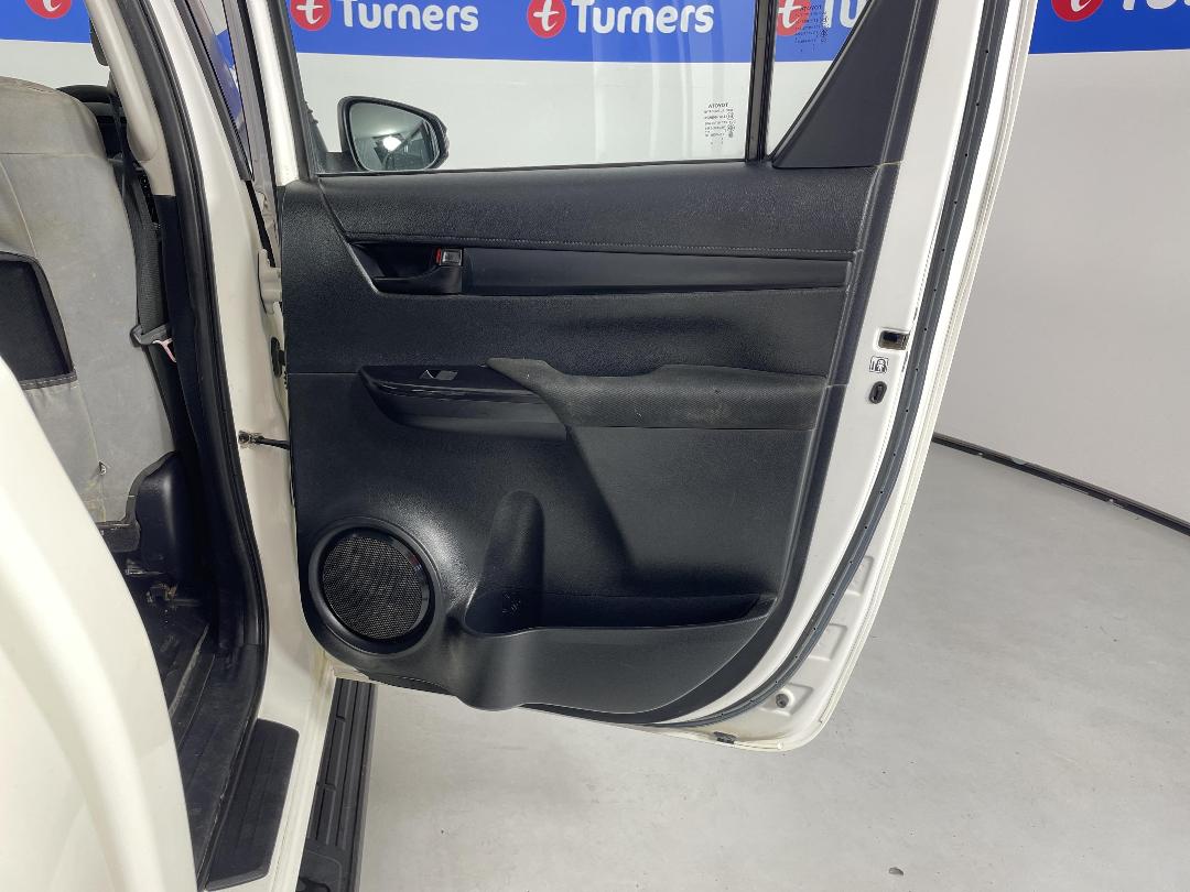 Photo '19' of Toyota Hilux