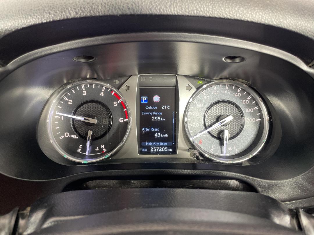 Photo '21' of Toyota Hilux