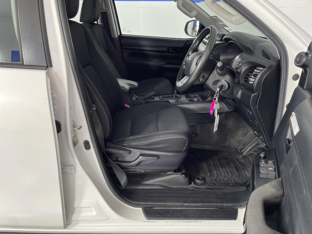 Photo '16' of Toyota Hilux Photo '16' of Toyota Hilux