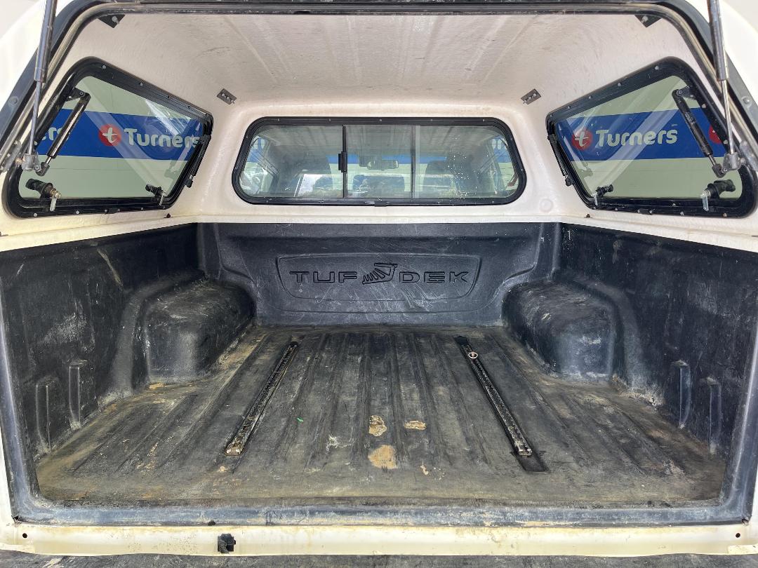 Photo '14' of Toyota Hilux