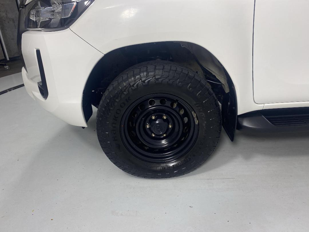 Photo '10' of Toyota Hilux