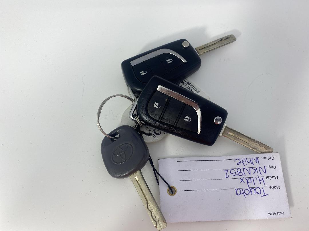 Photo '22' of Toyota Hilux