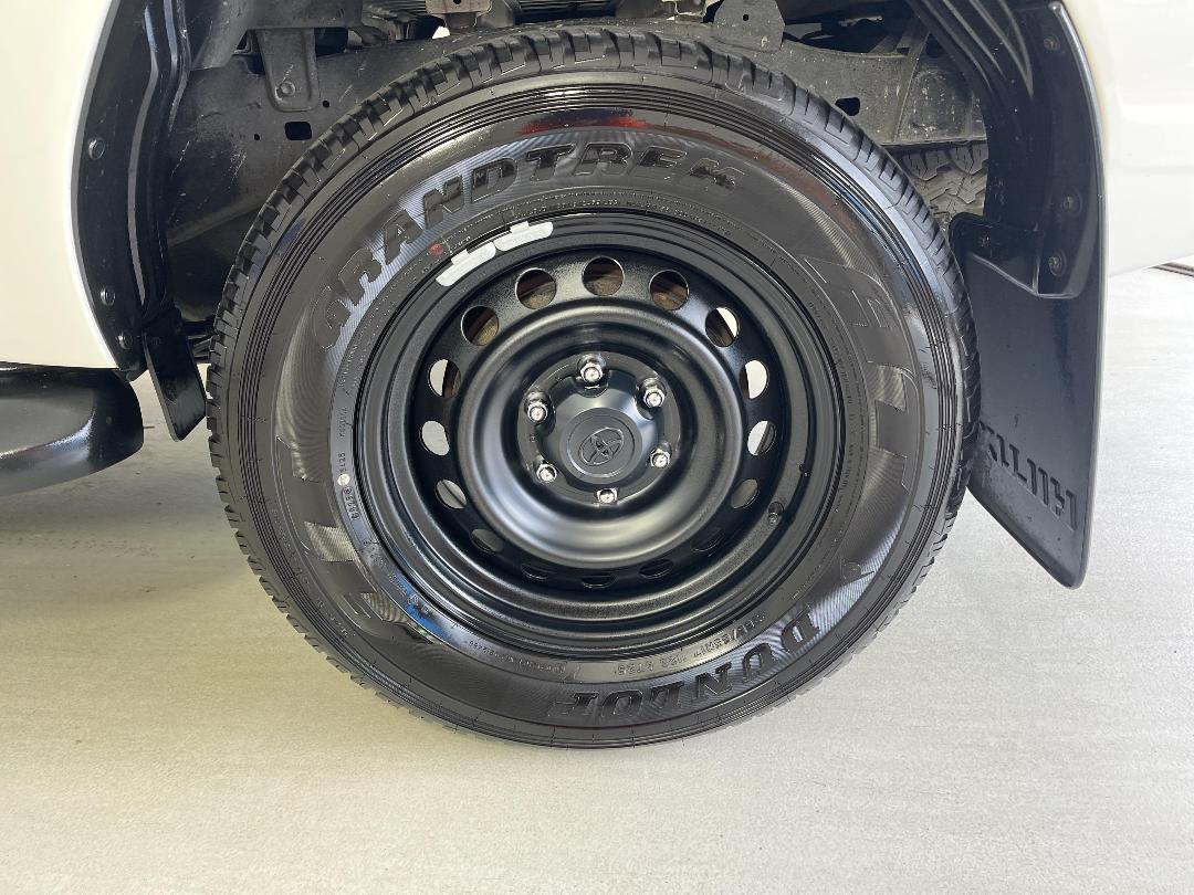 Photo '11' of Toyota Hilux