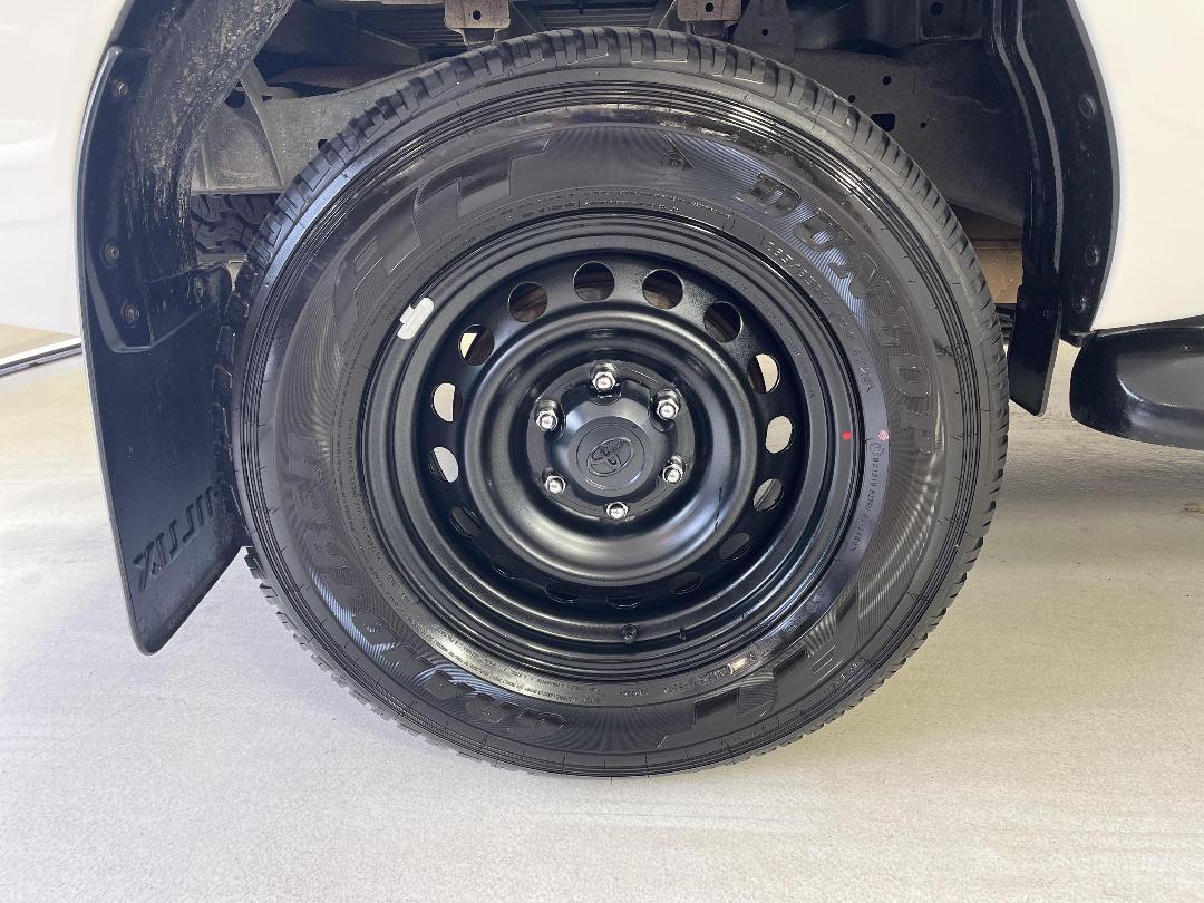 Photo '12' of Toyota Hilux