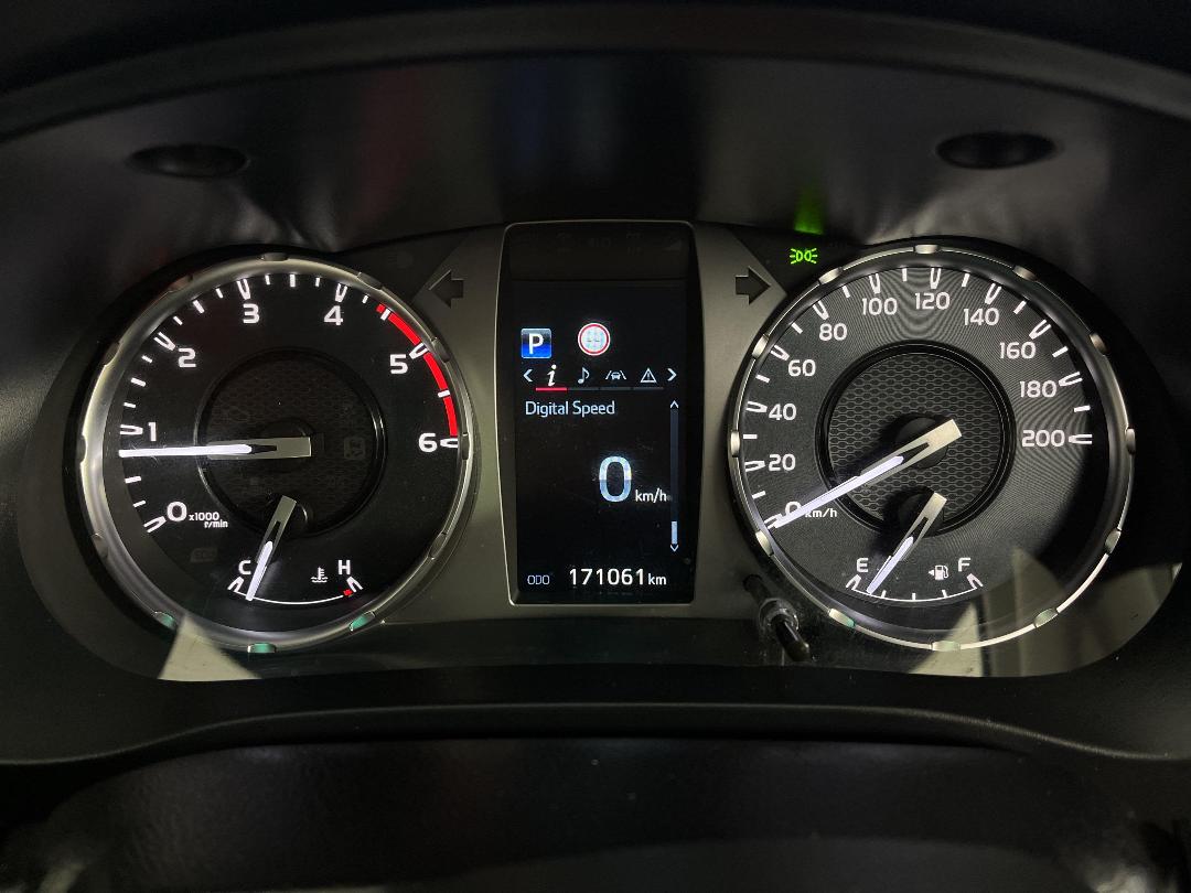 Photo '21' of Toyota Hilux