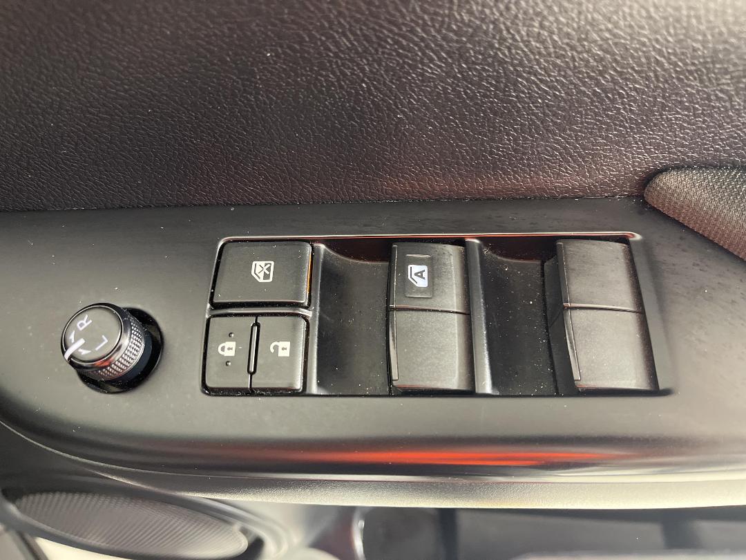 Photo '24' of Toyota Hilux