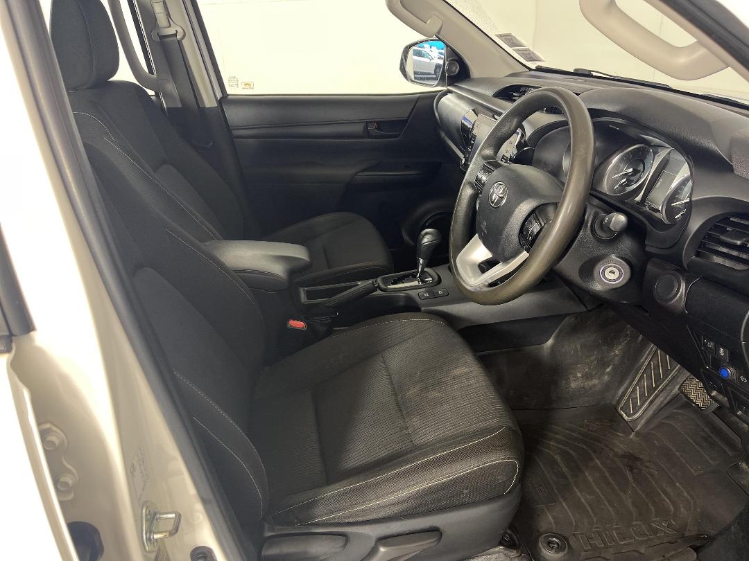 Photo '16' of Toyota Hilux Photo '16' of Toyota Hilux