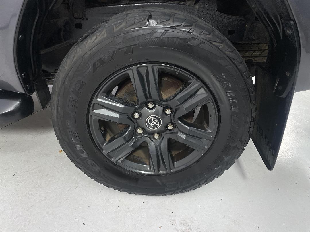 Photo '11' of Toyota Hilux Photo '11' of Toyota Hilux