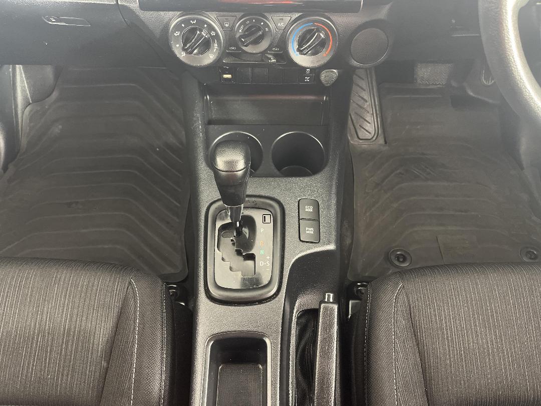 Photo '18' of Toyota Hilux Photo '18' of Toyota Hilux