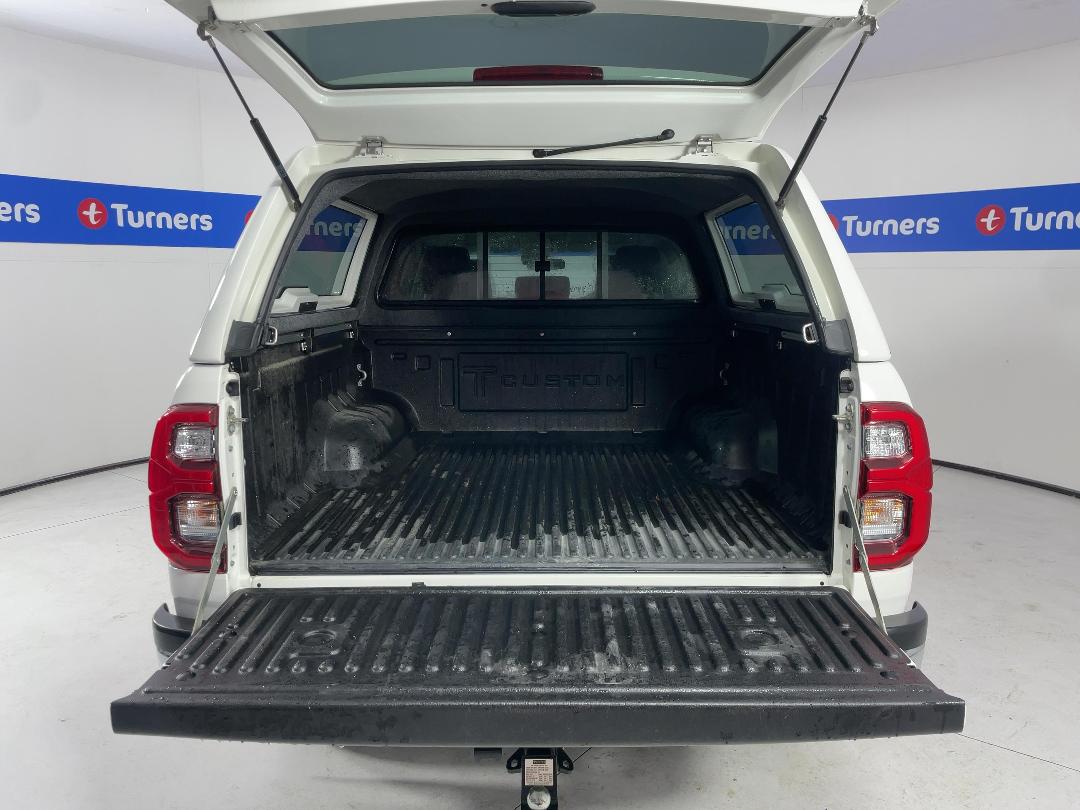 Photo '14' of Toyota Hilux