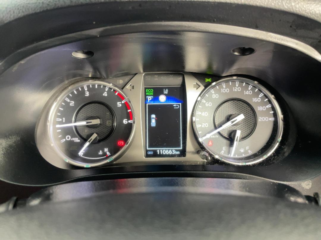 Photo '21' of Toyota Hilux