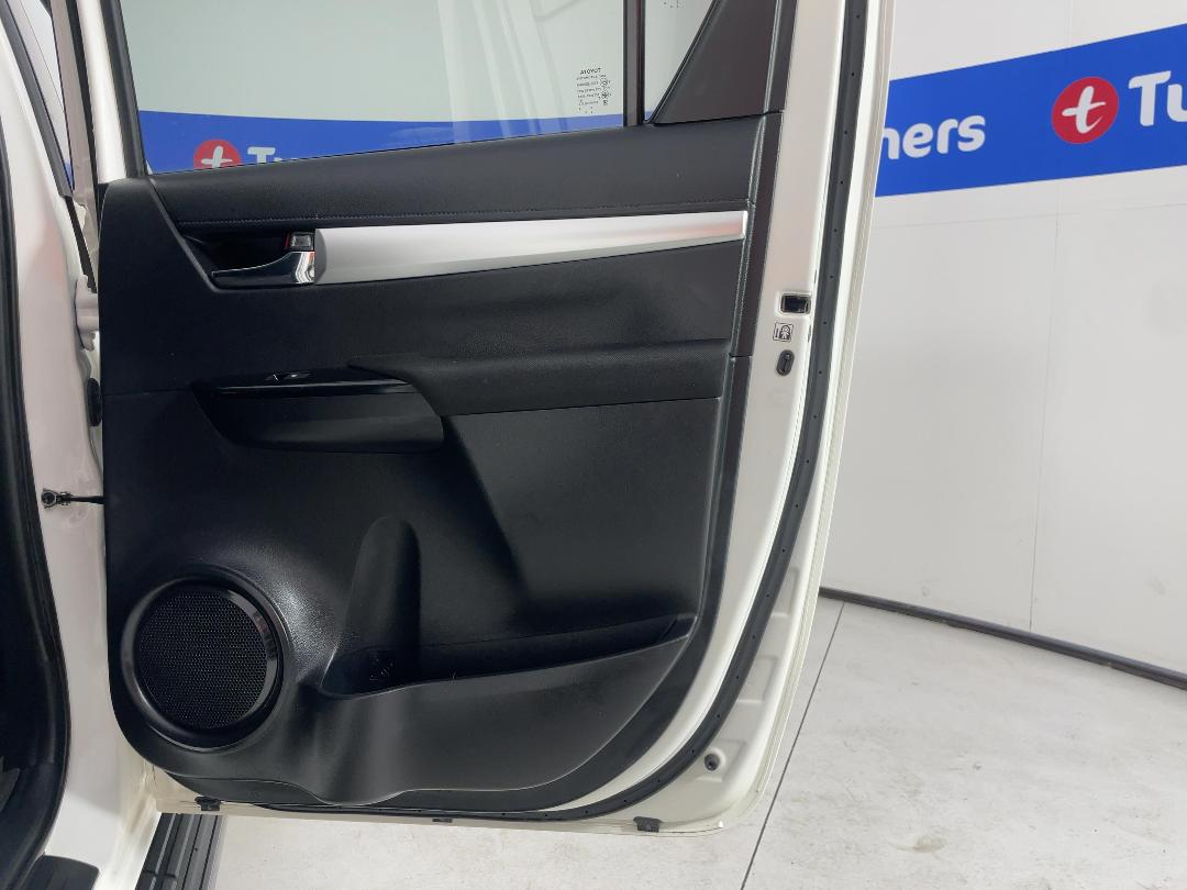 Photo '19' of Toyota Hilux