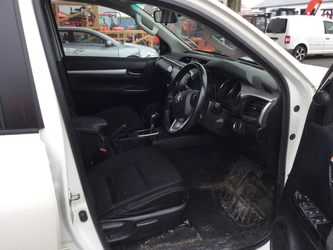 Photo '14' of Toyota Hilux SR5 TD DC Photo '14' of Toyota Hilux SR5 TD DC