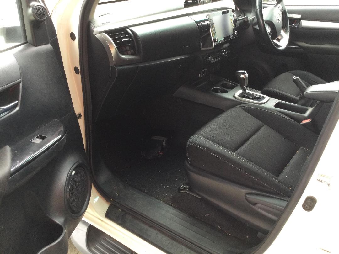 Photo '17' of Toyota Hilux SR5 TD DC Photo '17' of Toyota Hilux SR5 TD DC