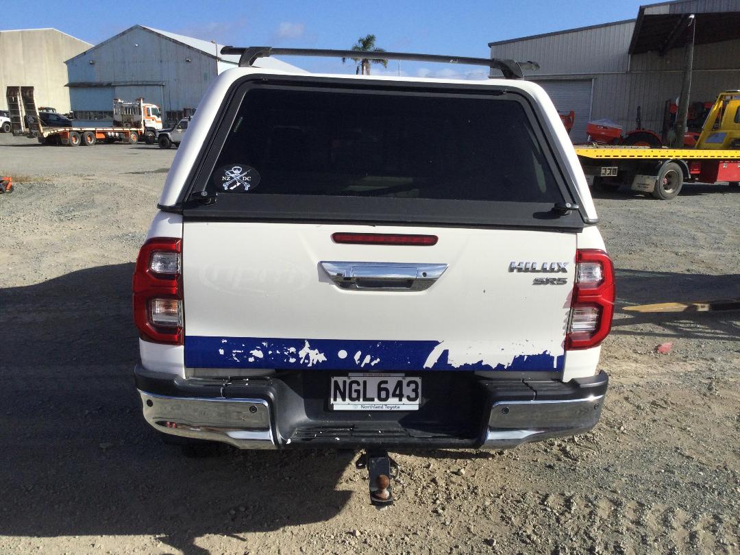 Photo '7' of Toyota Hilux SR5 TD DC Photo '7' of Toyota Hilux SR5 TD DC