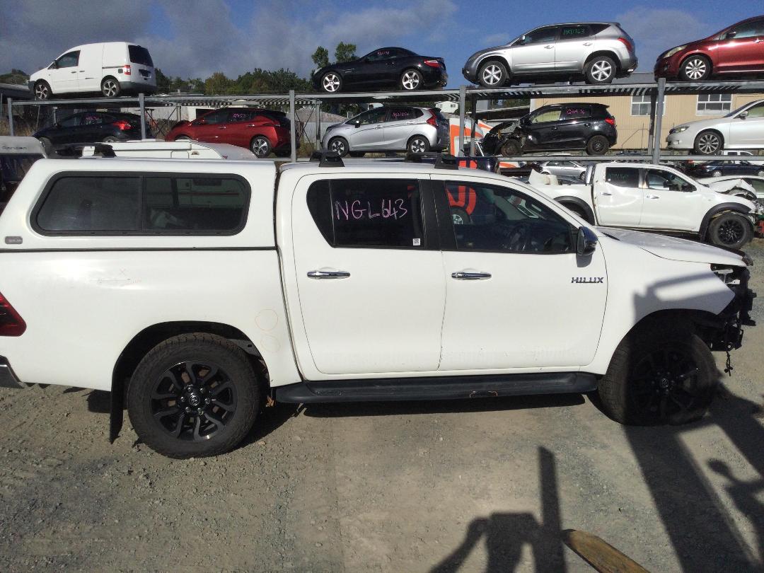 Photo '9' of Toyota Hilux SR5 TD DC Photo '9' of Toyota Hilux SR5 TD DC