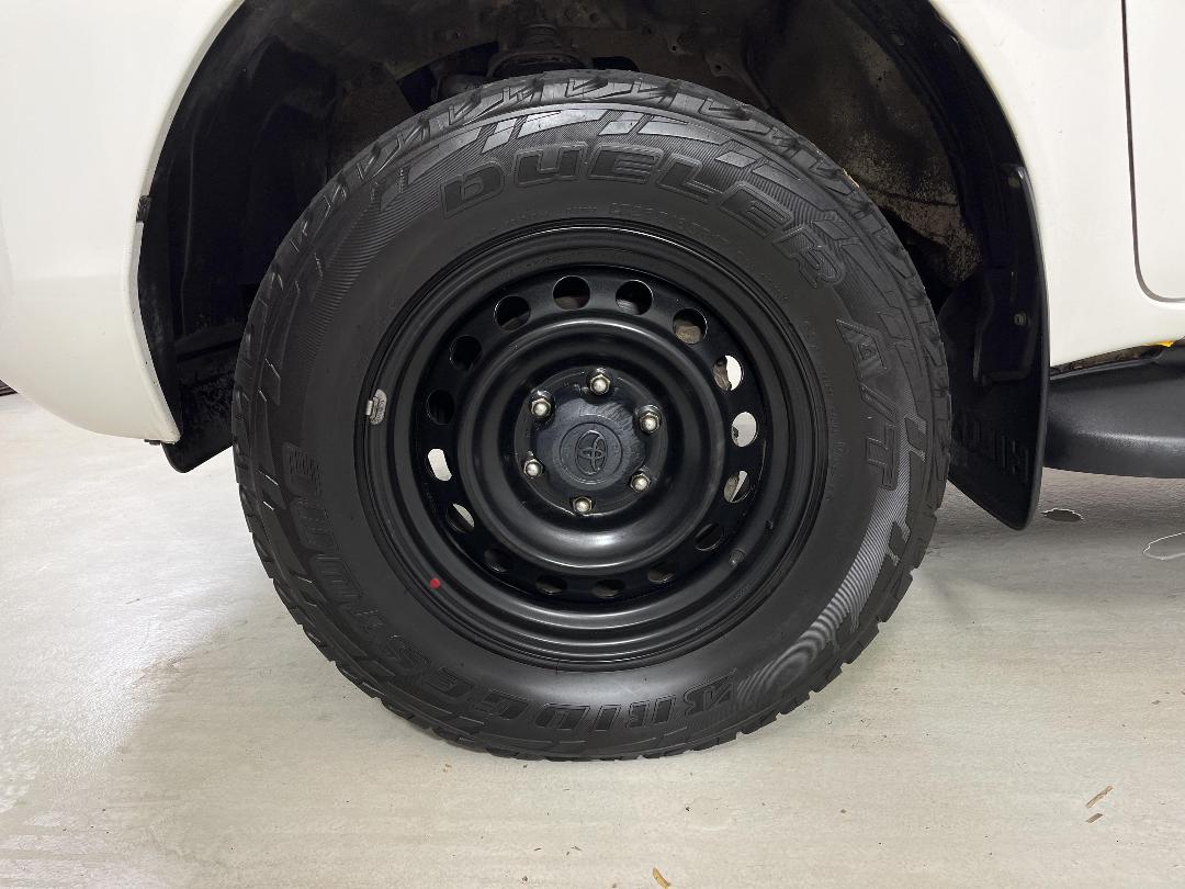 Photo '10' of Toyota Hilux