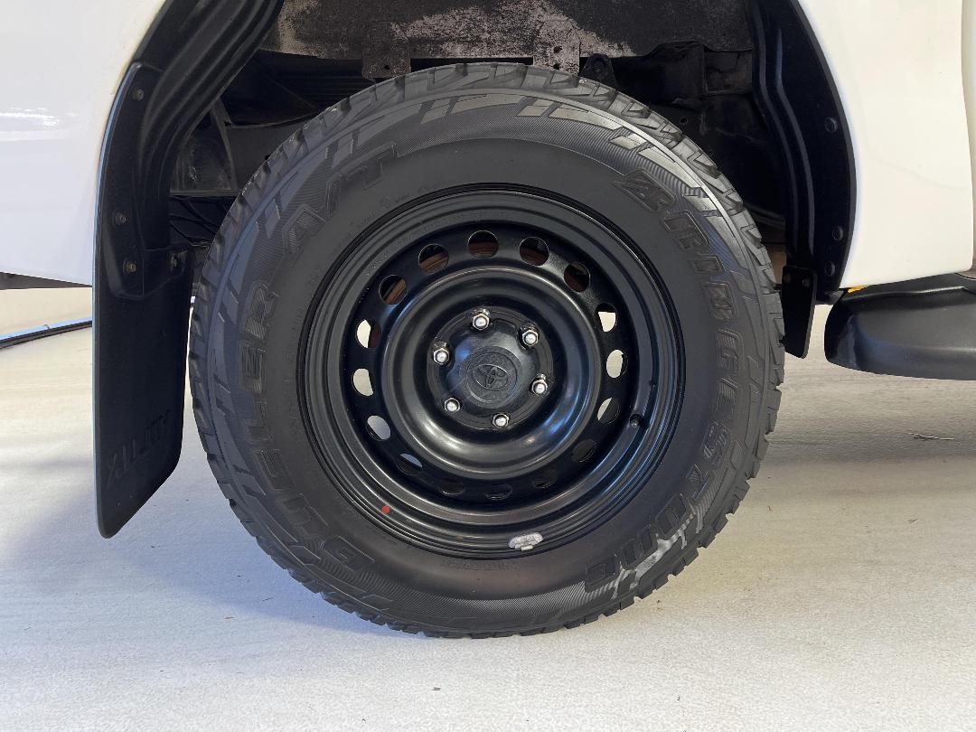 Photo '12' of Toyota Hilux