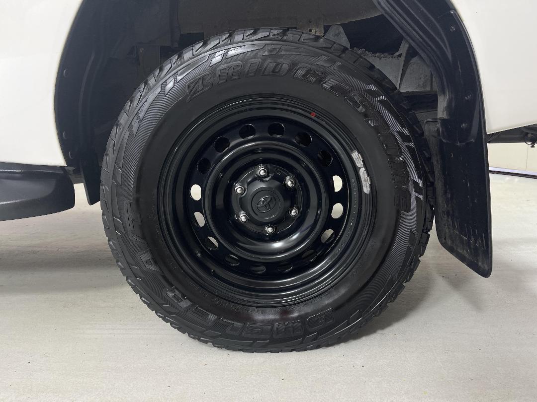 Photo '11' of Toyota Hilux