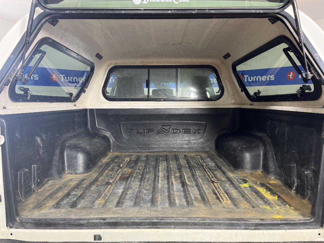 Photo '14' of Toyota Hilux