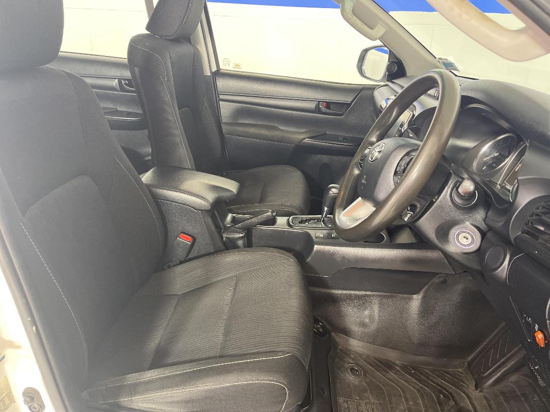 Photo '16' of Toyota Hilux