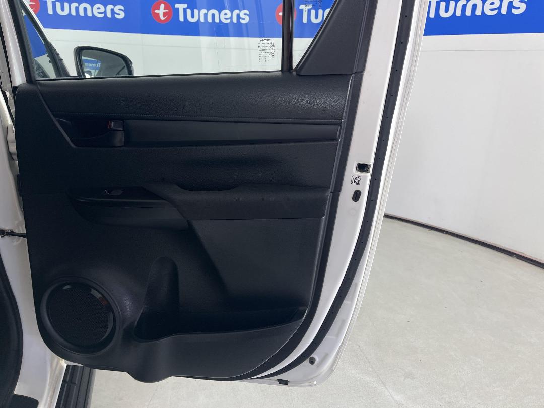 Photo '19' of Toyota Hilux