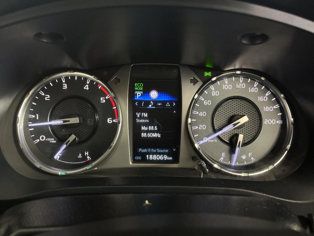 Photo '21' of Toyota Hilux