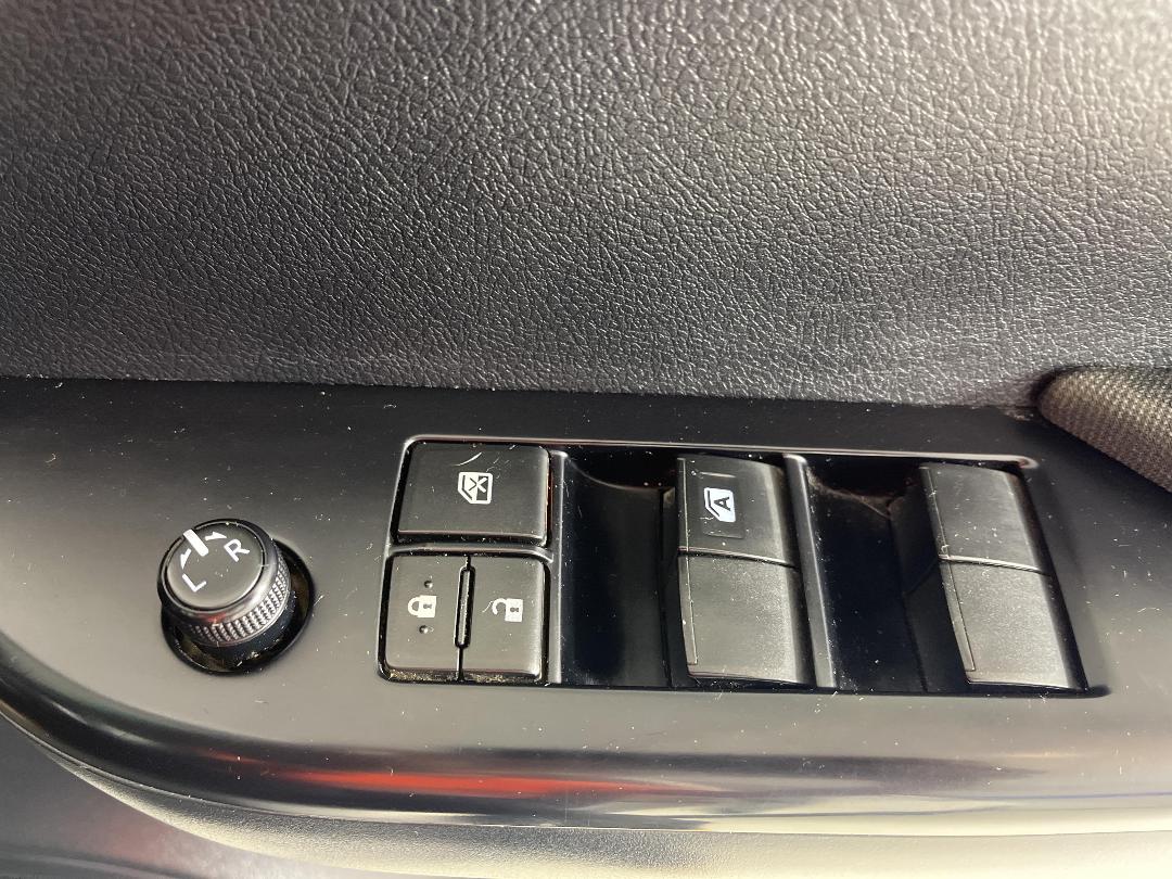 Photo '26' of Toyota Hilux